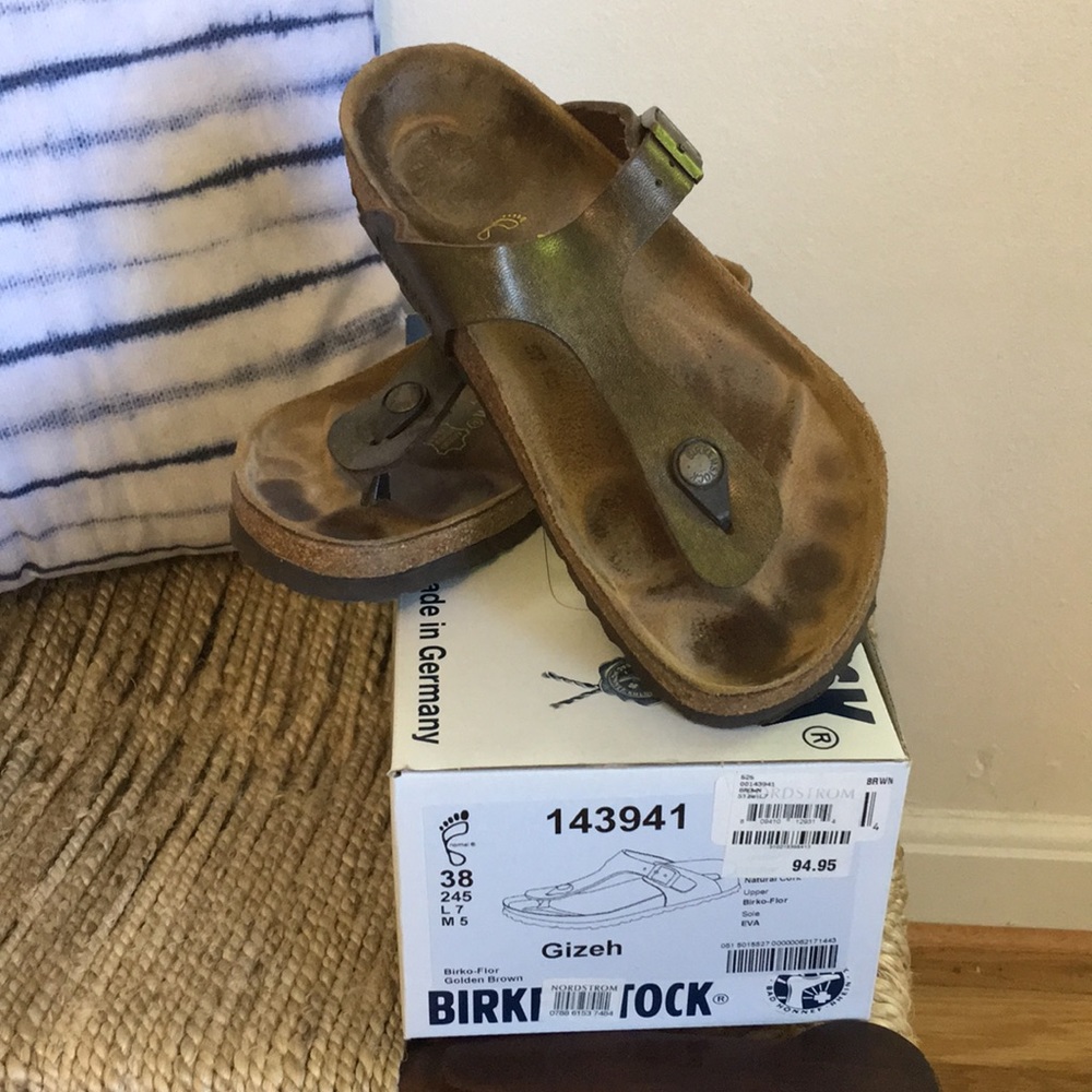 Birkenstock Gizeh In golden brown